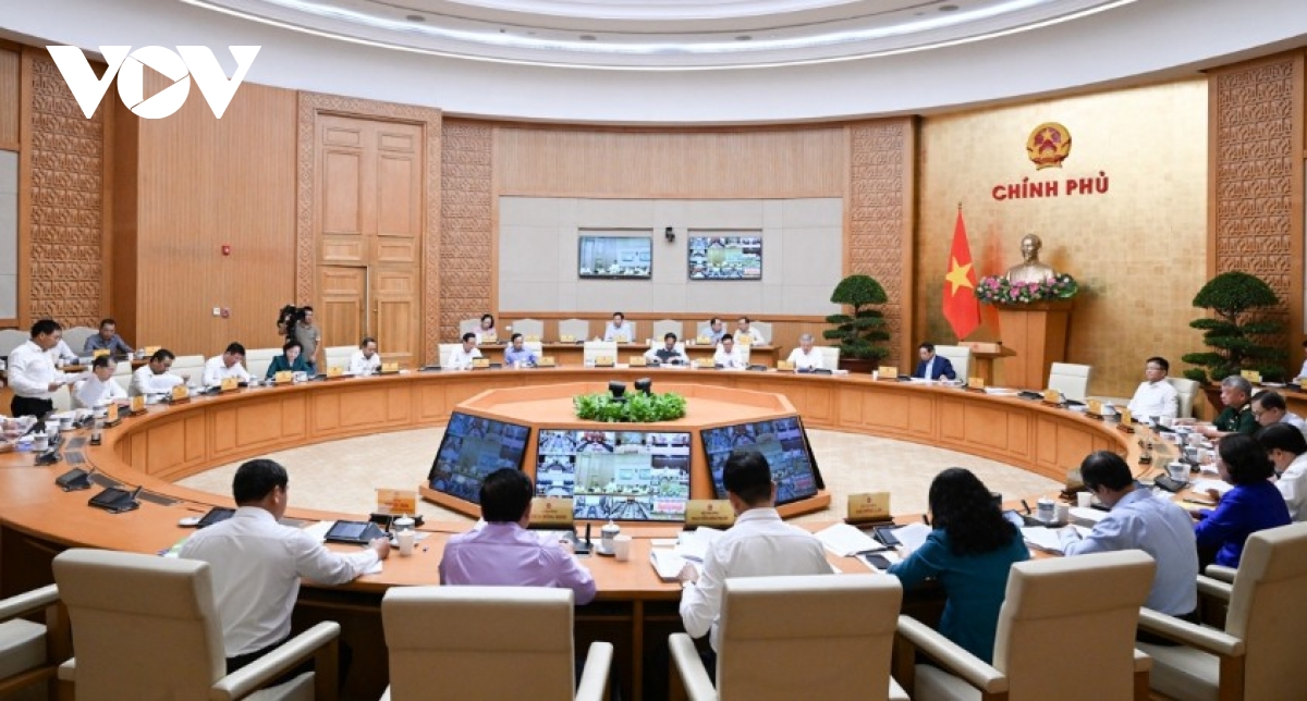 Government chief urges stronger efforts to achieve 8.3-8.5% growth in 2025